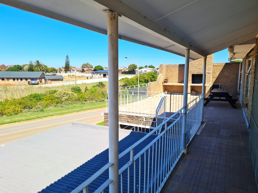 5 Bedroom Property for Sale in C Place Eastern Cape